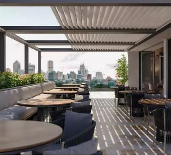 Albert Genau Cam Balkon